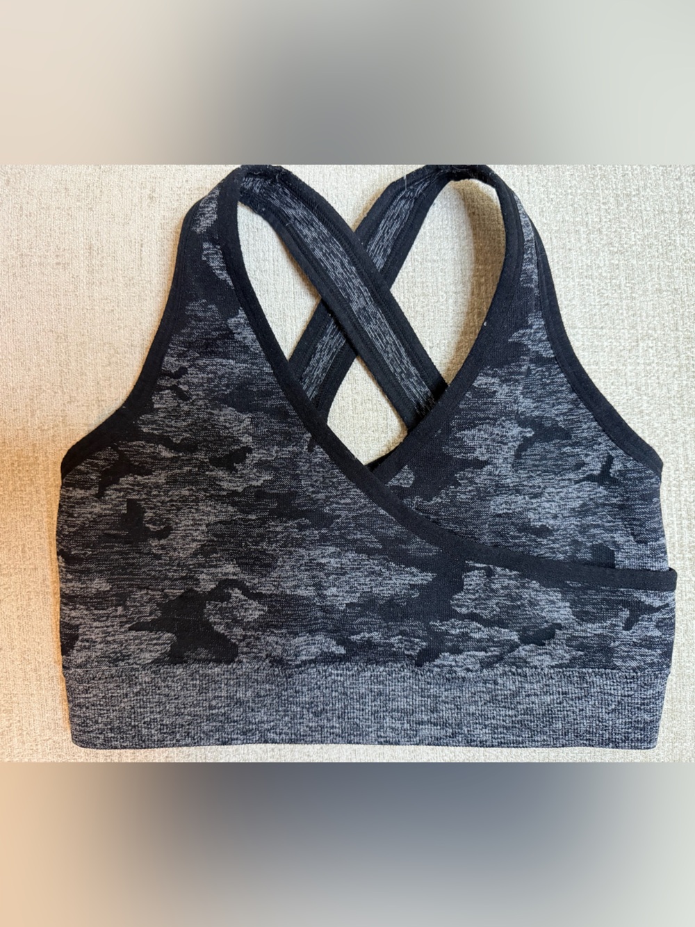 Gymshark Black & Heather Gray Cross-Back Seamless Sports Bra